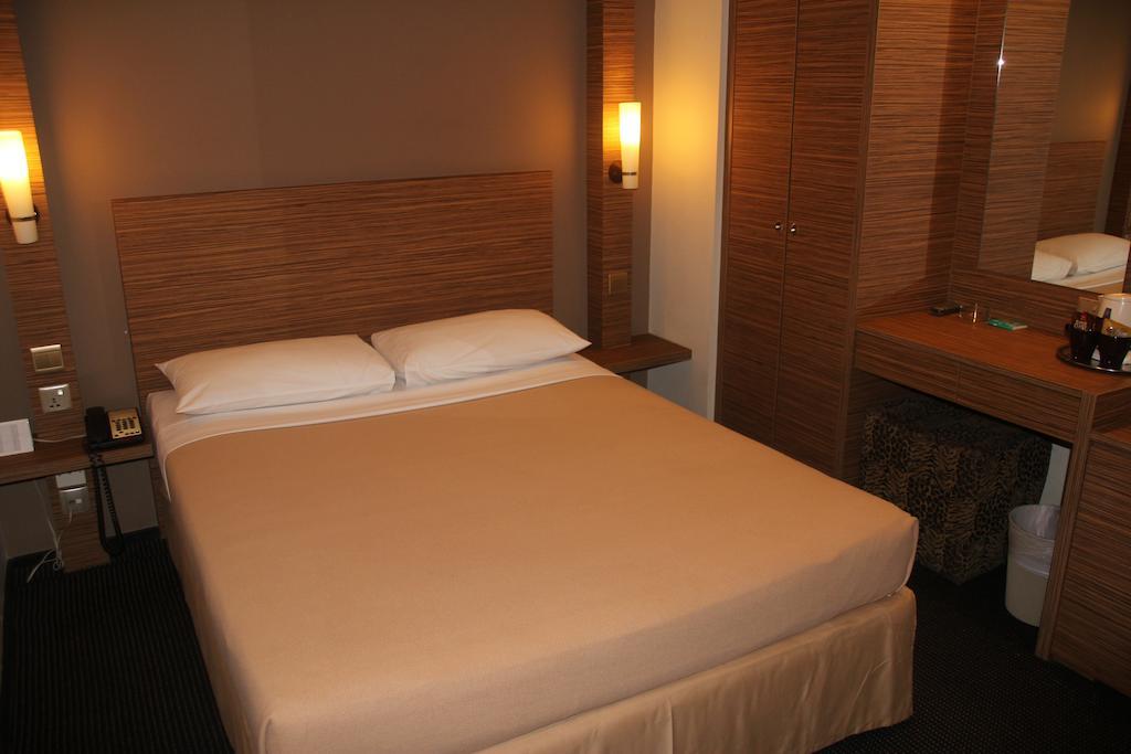 Classique Hotel Singapore Room photo